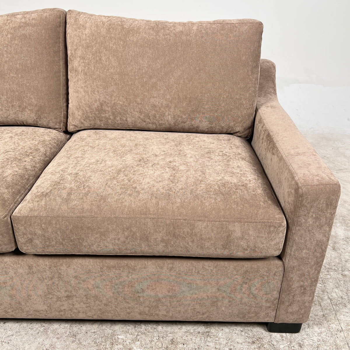 Stylus Pull Out Sofa Bed couch. Apartment size Pull out. Delivery available