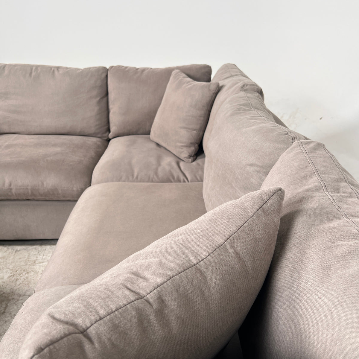 Thomasville 6 piece Sectional. Reconfigurable modular Sofa couch. Delivery available