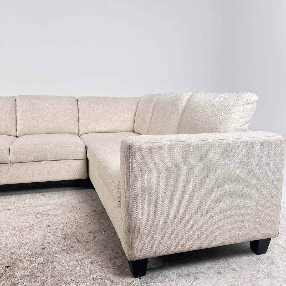 Thomasville Pull out Sectional. Large Sleeper L shaped sofa bed. Delivery available