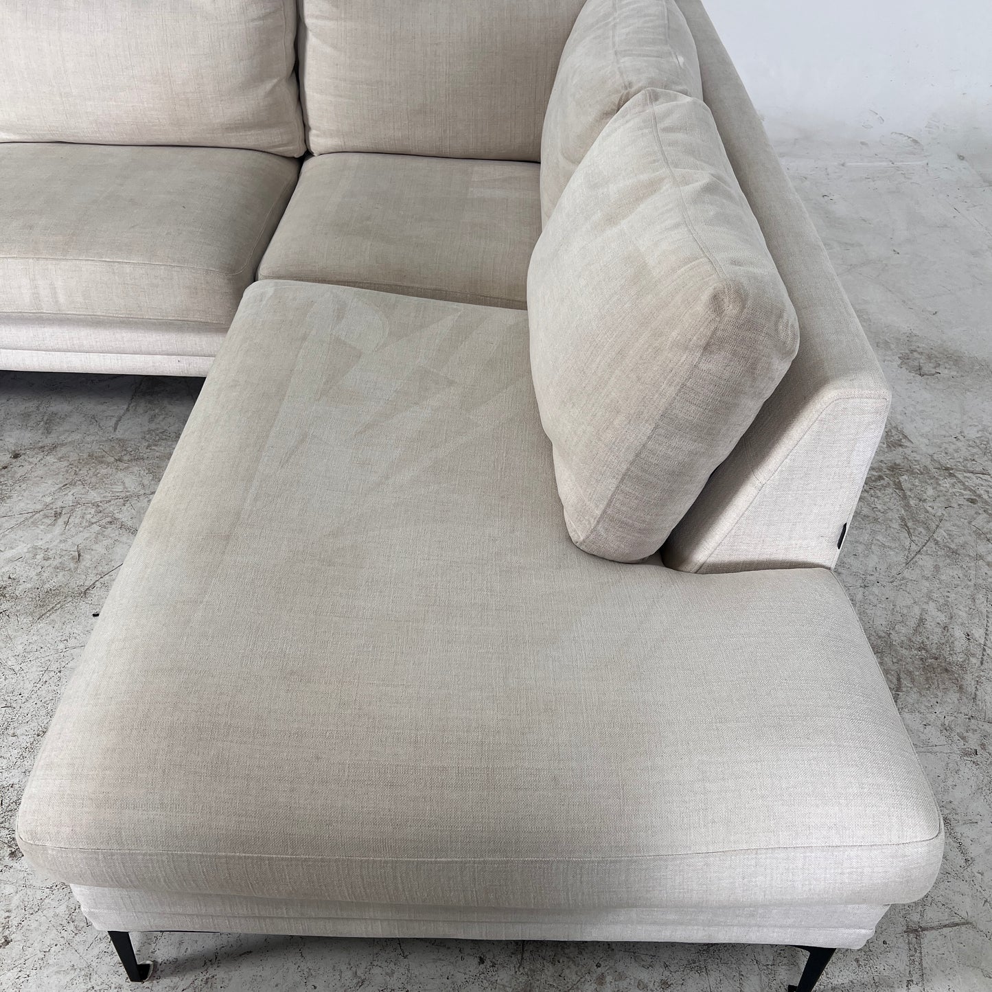Furinova Avignon Modul Sectional. L shaped sofa couch.
