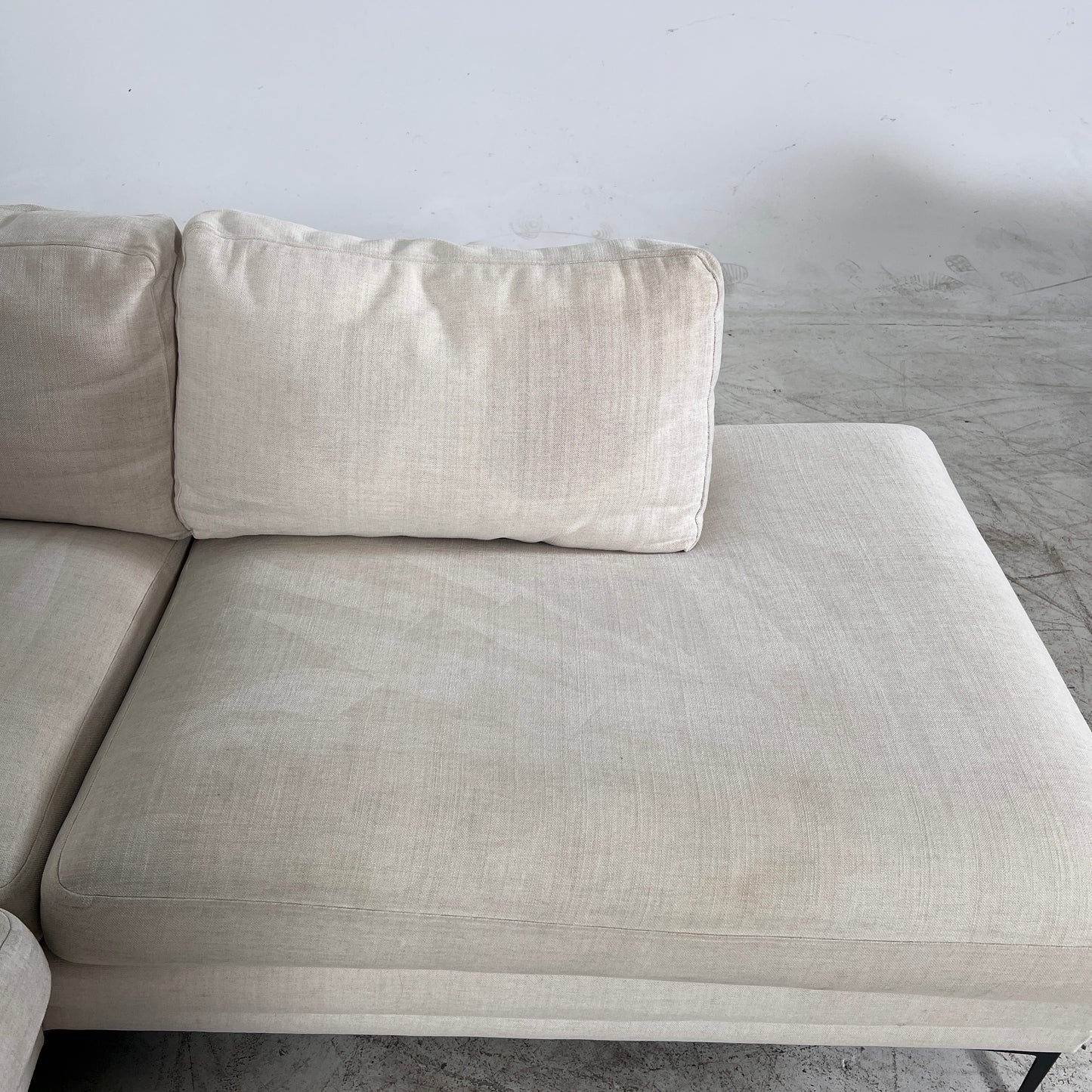 Furinova Avignon Modul Sectional. L shaped sofa couch.