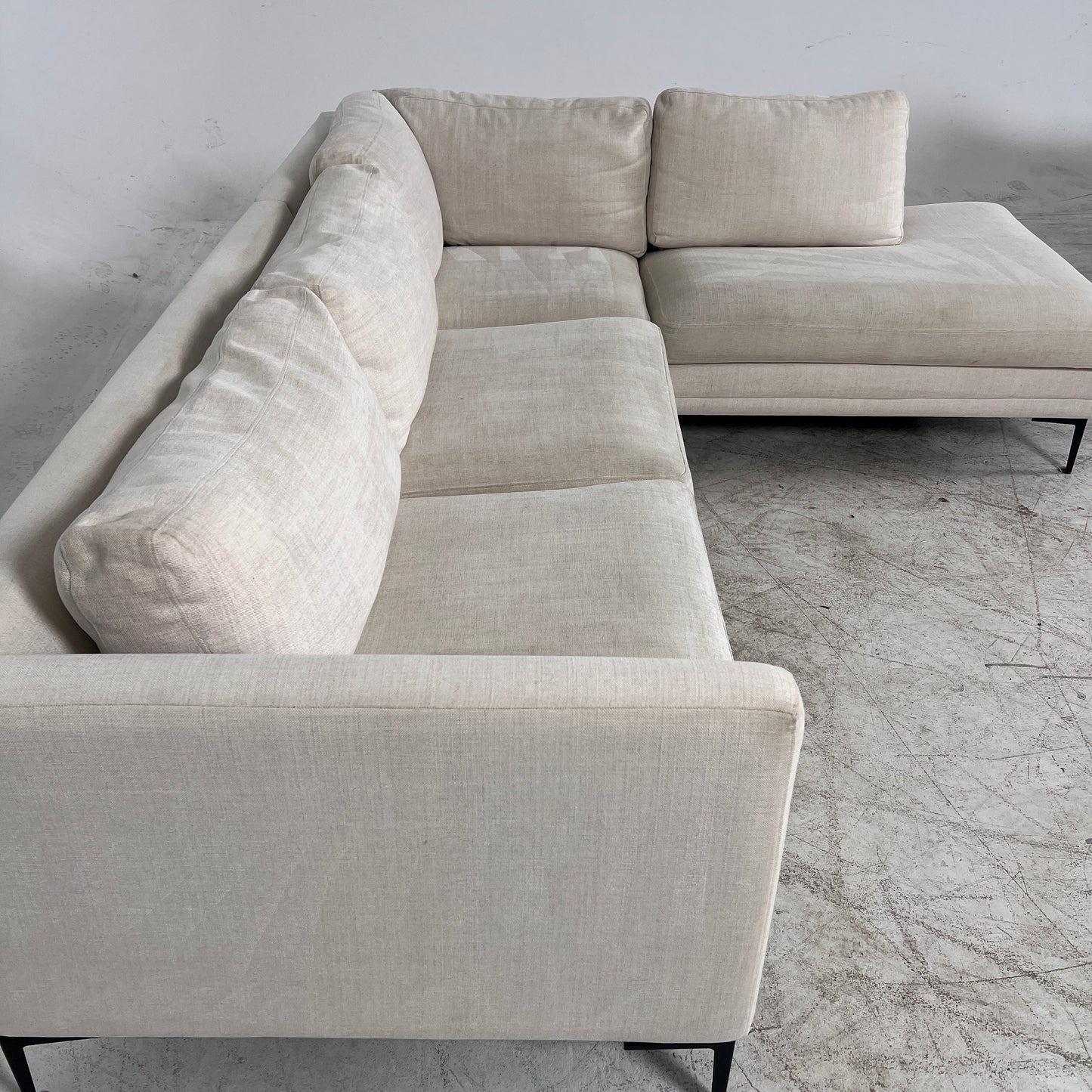 Furinova Avignon Modul Sectional. L shaped sofa couch.