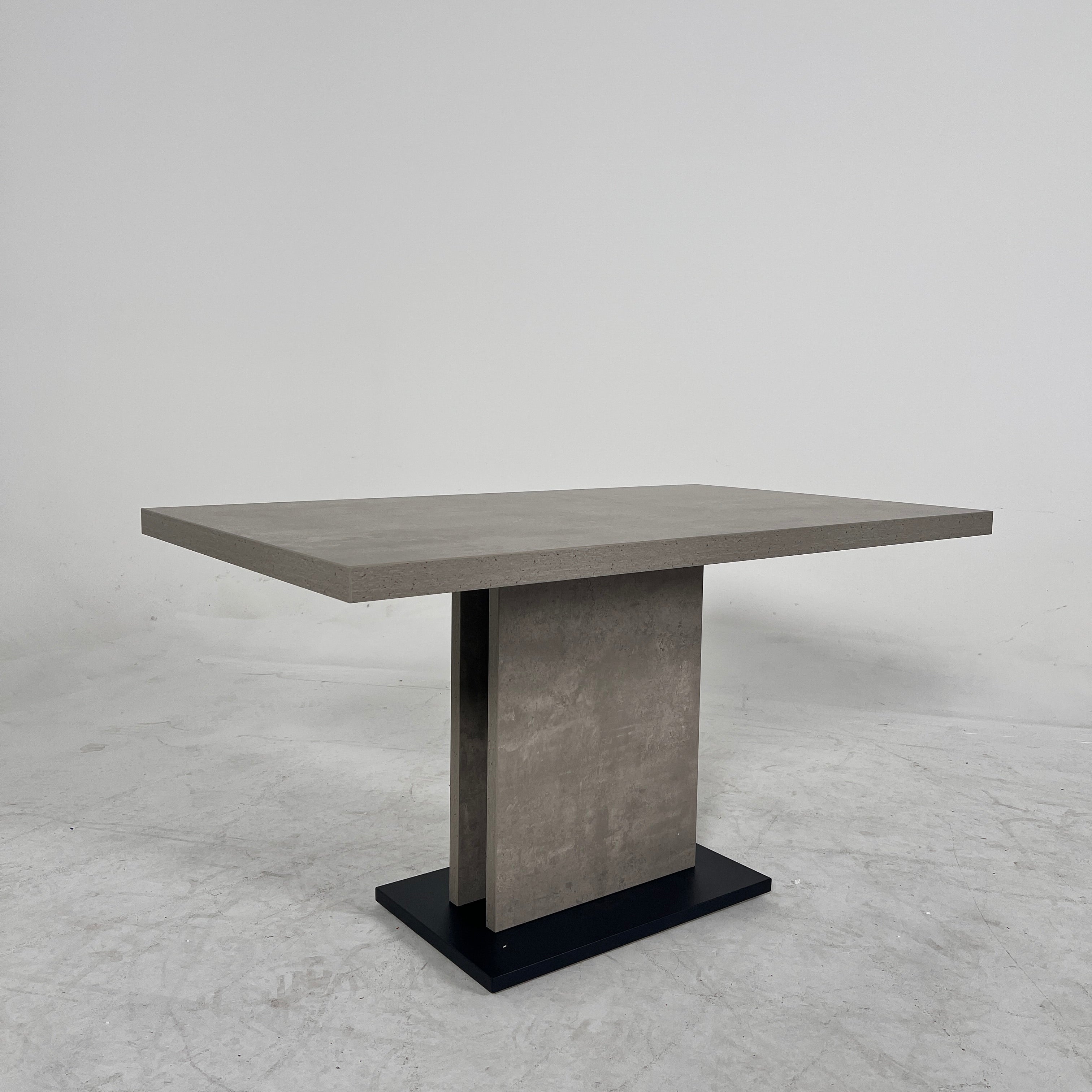 Moe's dinning table. New open Box Table. Delivery available
