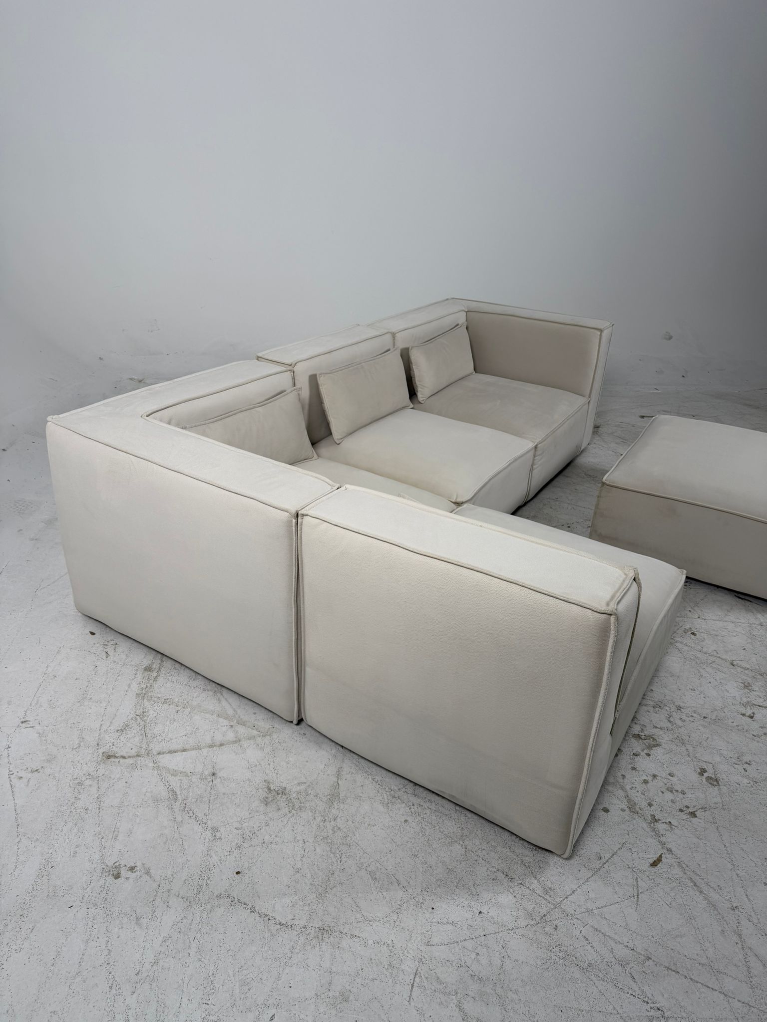 5 piece modular sectional. L shaped sofa couch. Delivery available
