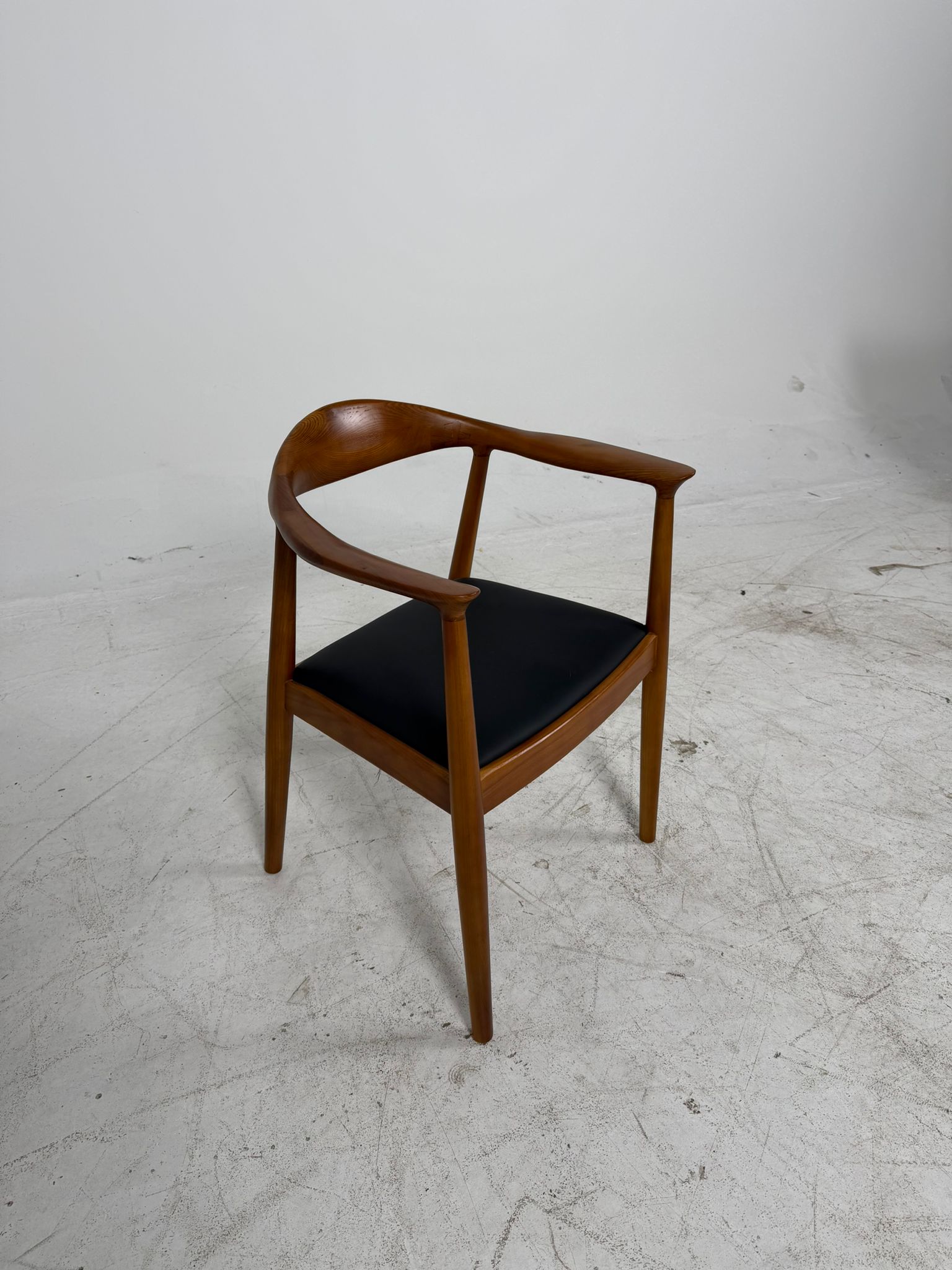 Brand new Chairs MCM. Mid century modern dinning chairs. delivery available.