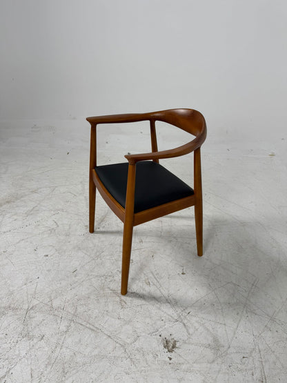 Brand new Chairs MCM. Mid century modern dinning chairs. delivery available.