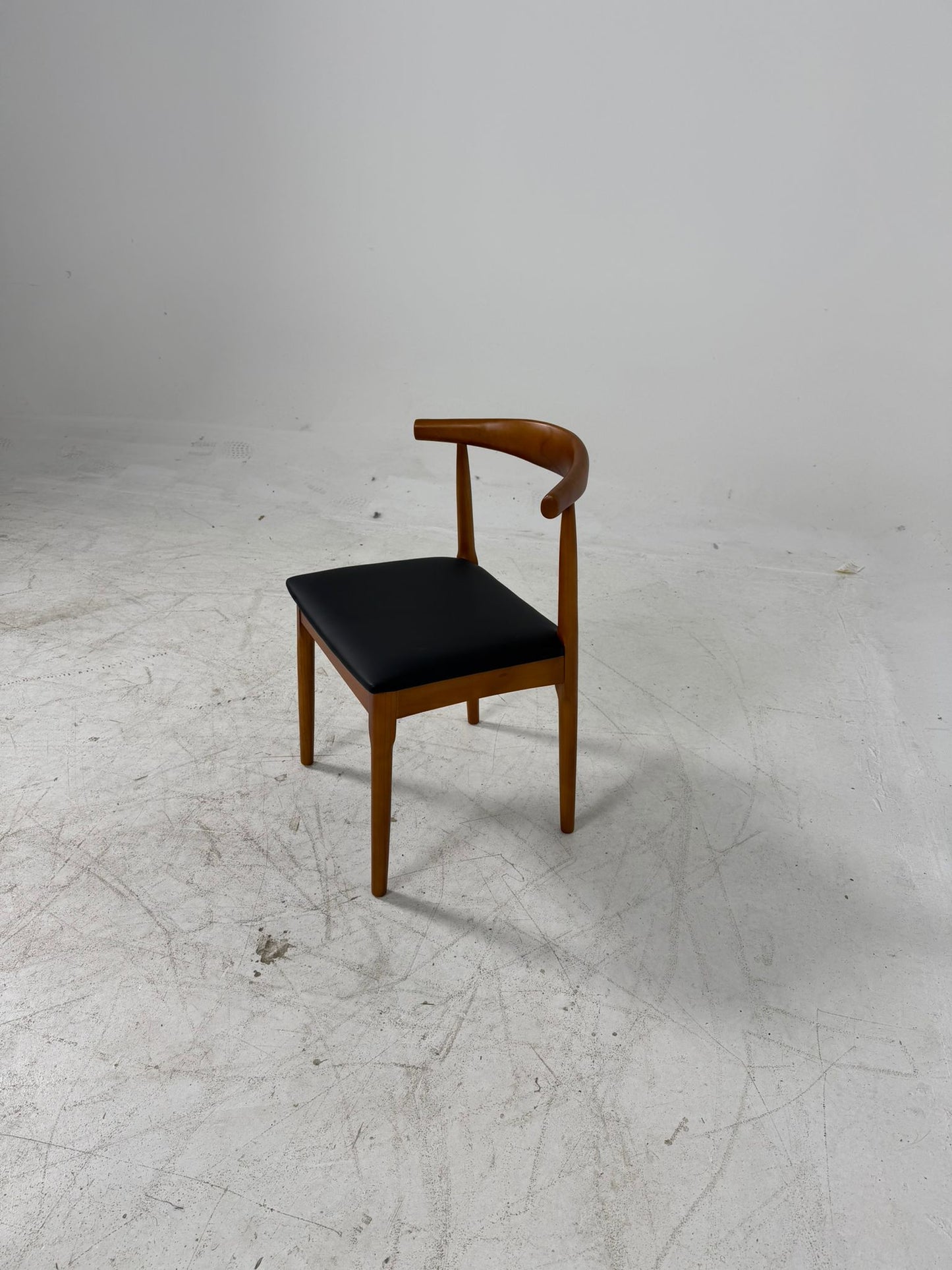 Brand new Chairs MCM. Mid century modern dinning chairs. delivery available.