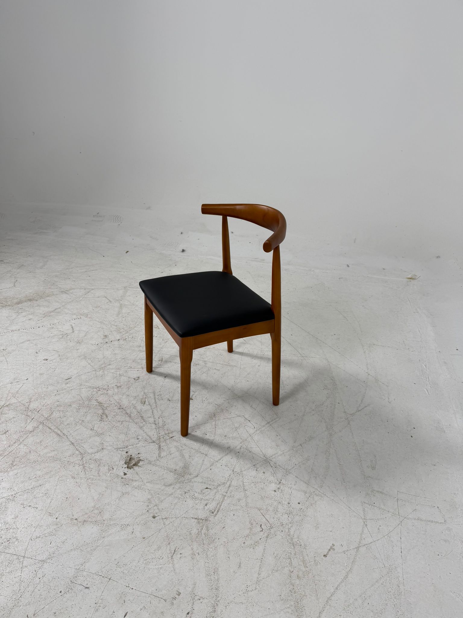 Brand new Chairs MCM. Mid century modern dinning chairs. delivery available.