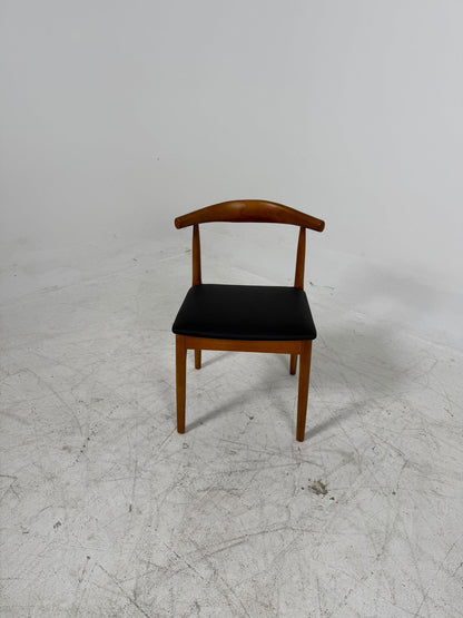 Brand new Chairs MCM. Mid century modern dinning chairs. delivery available.
