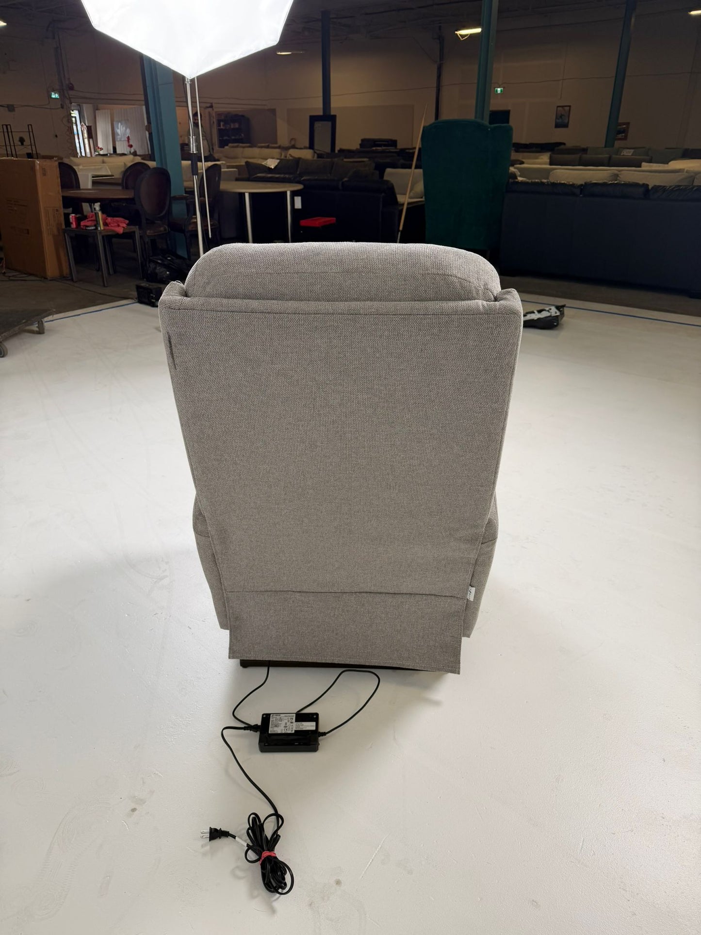 La Z Boy Power Reclining chair. Lazboy recliner. Delivery available