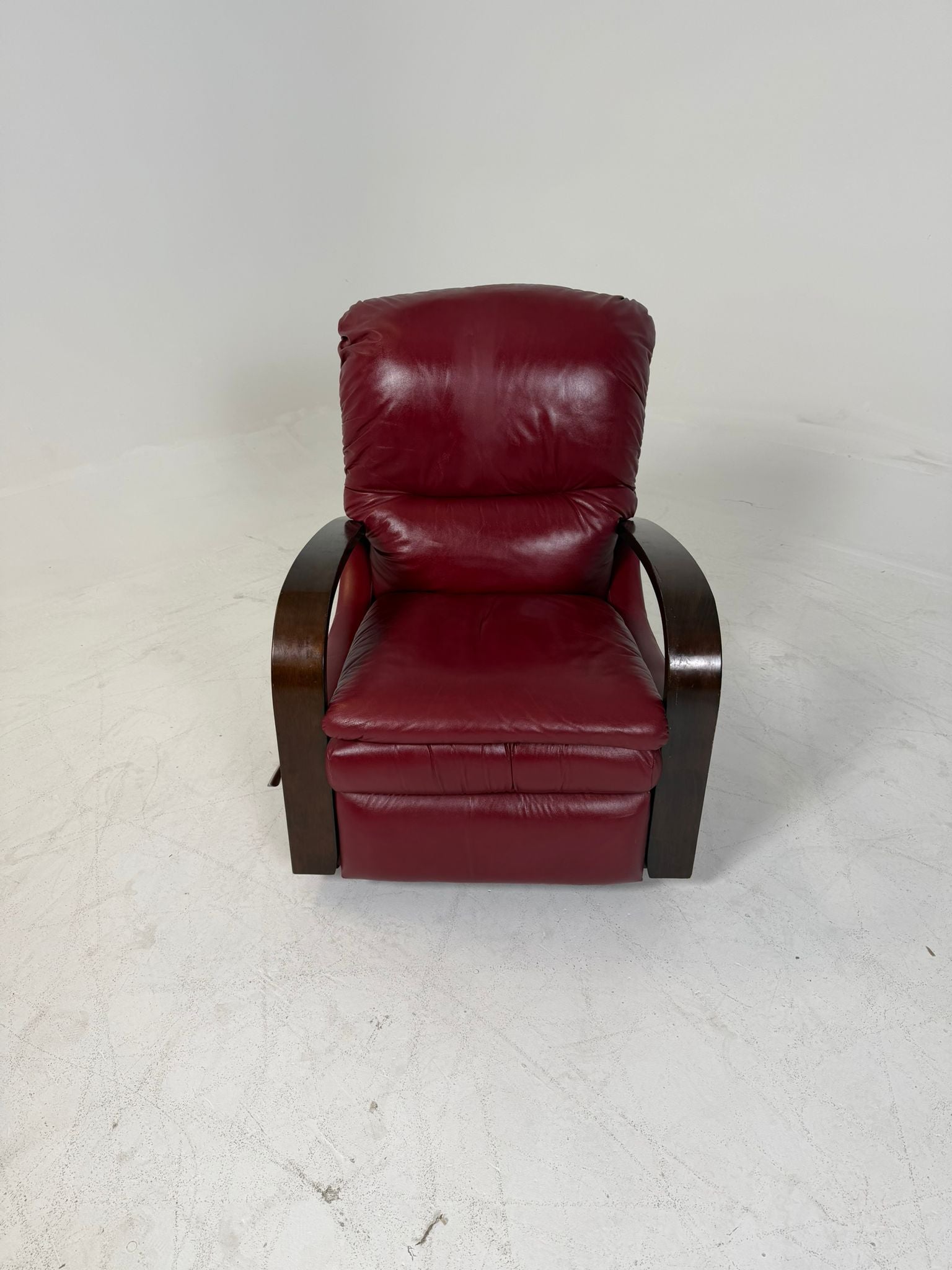 La Z boy Reclining chair. Manual recliner chair. delivery available