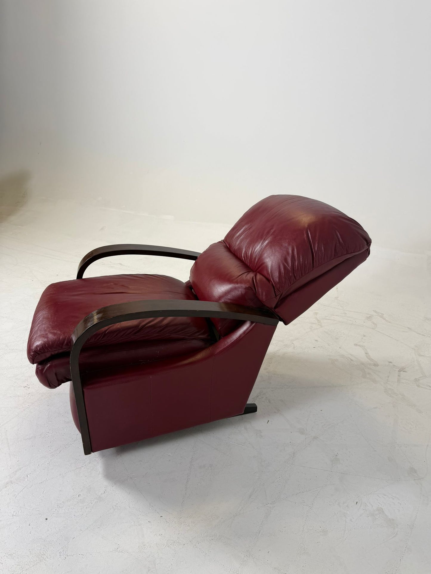 La Z boy Reclining chair. Manual recliner chair. delivery available