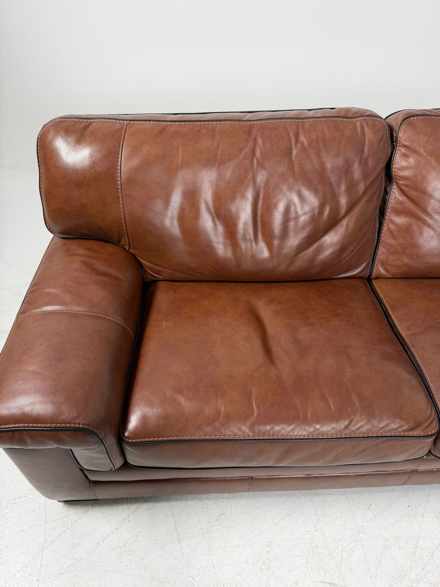 Leon's Leather Sofa set. 3+2 Couch + Loveseat set. Delivery Available