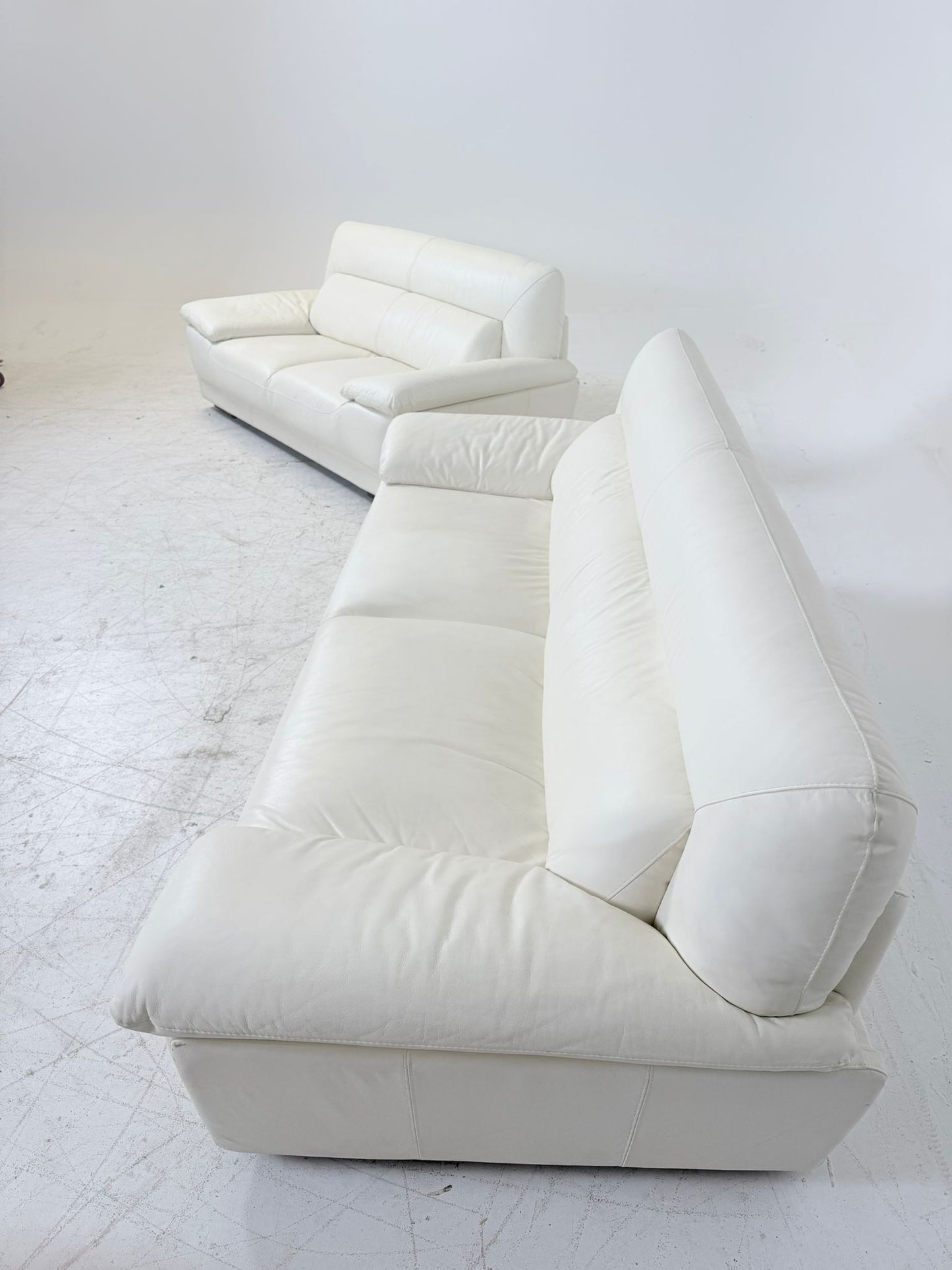 Genuine Leather Sofa Set. White Leather 3+2 couch set. Delivery available