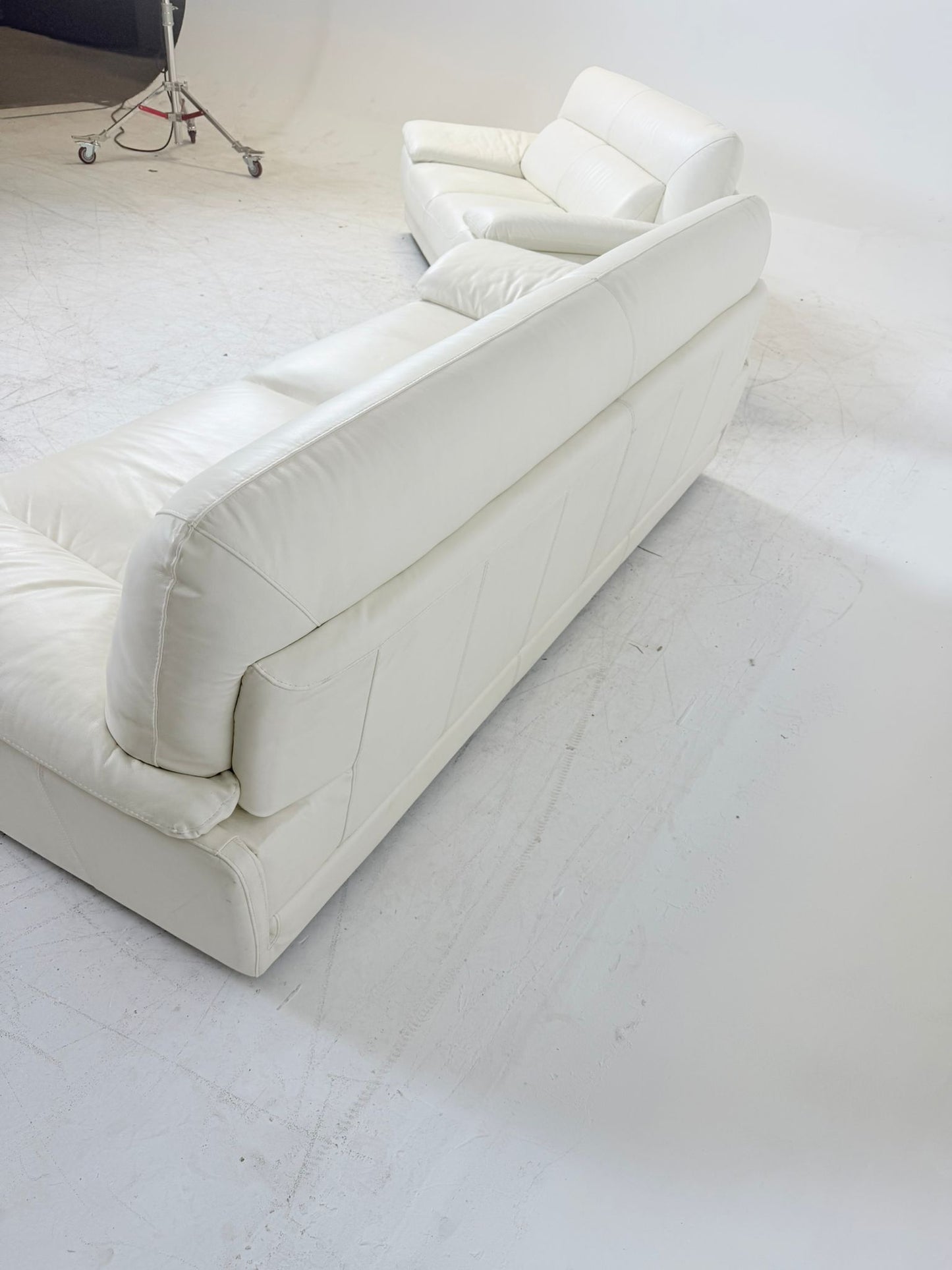 Genuine Leather Sofa Set. White Leather 3+2 couch set. Delivery available