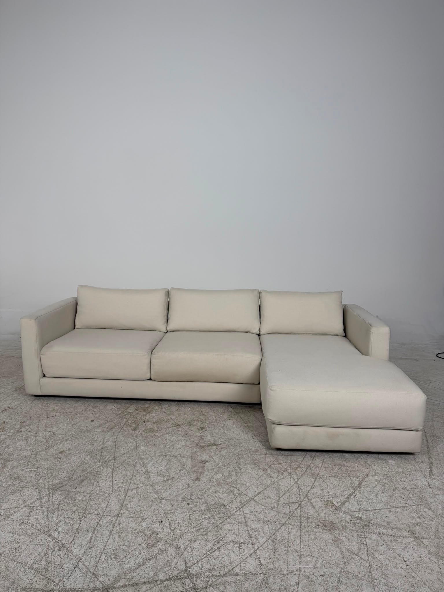 Cream L shaped sofa couch. L shaped sofa couch. Delivery available
