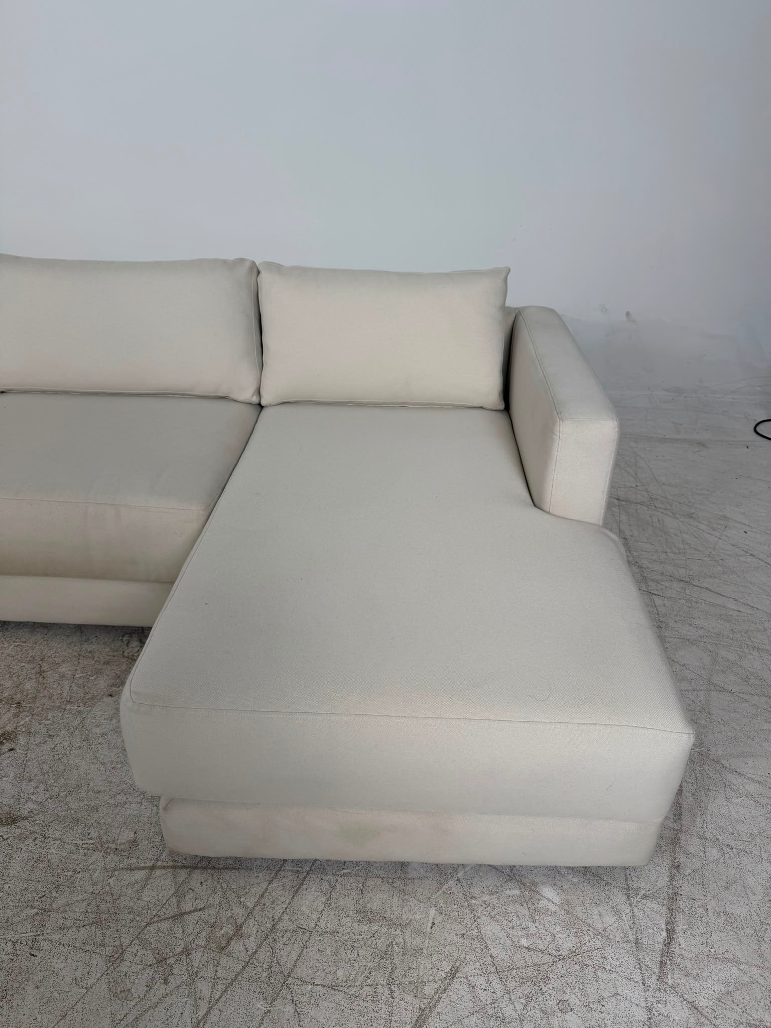Cream L shaped sofa couch. L shaped sofa couch. Delivery available