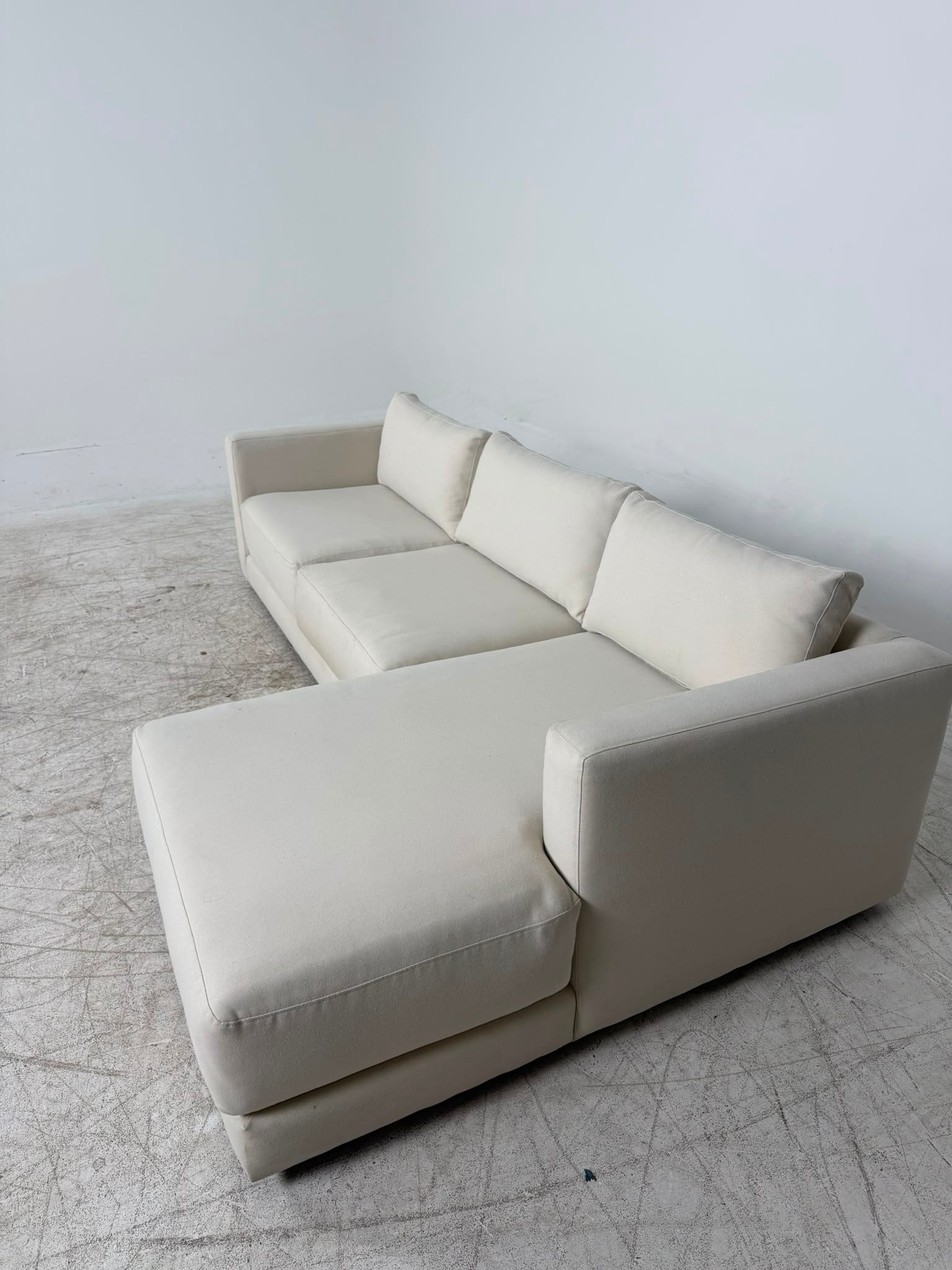 Cream L shaped sofa couch. L shaped sofa couch. Delivery available