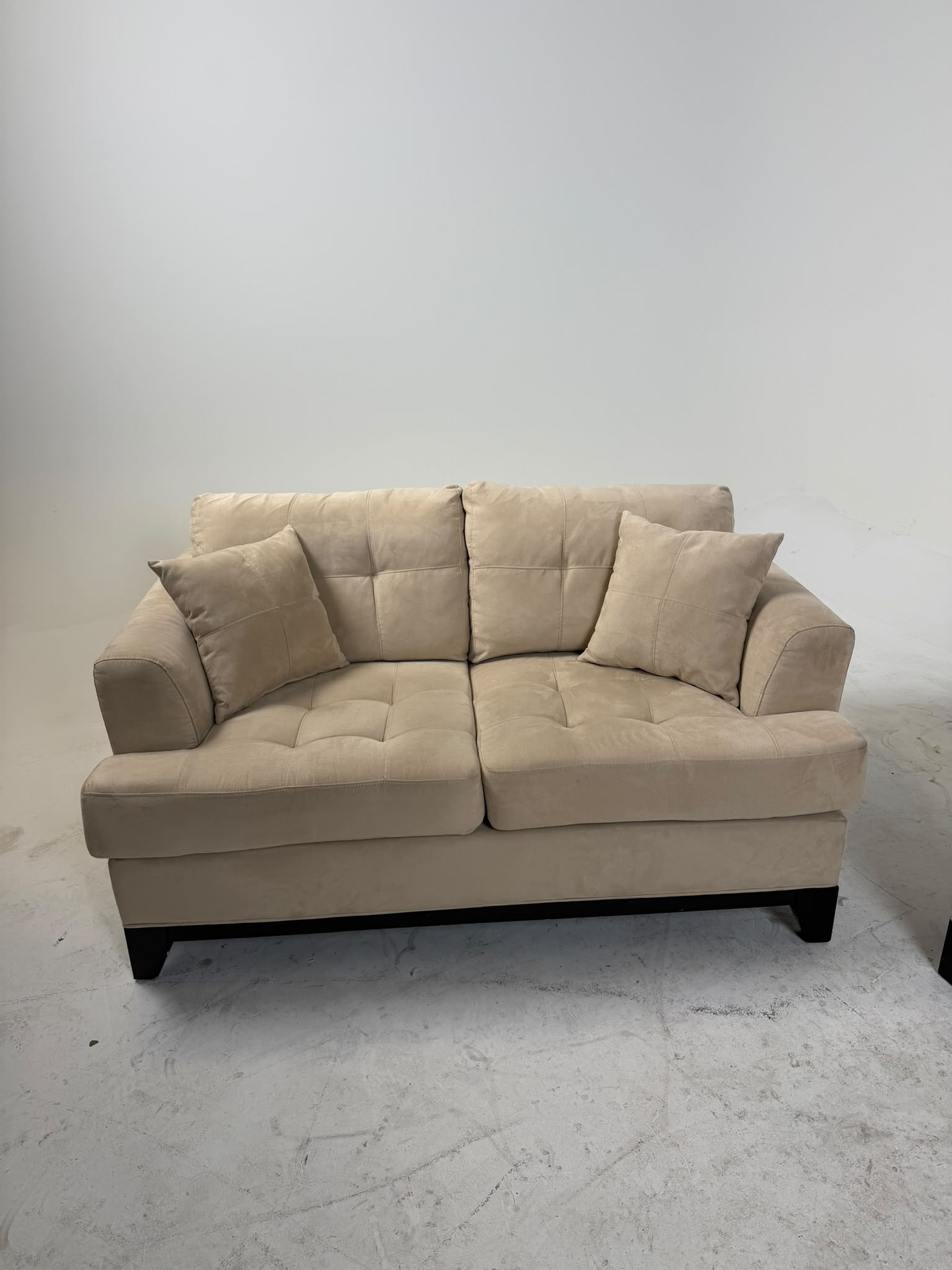Microfiber Sofa set. 3+2 Couch + loveseat set. Delivery avaialble