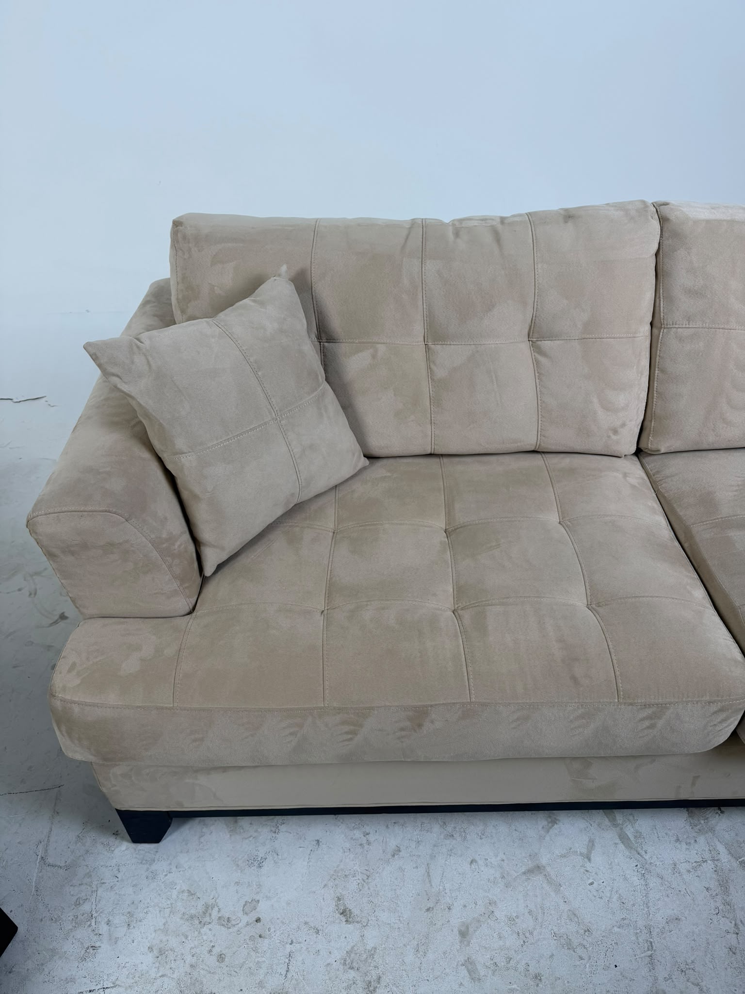 Microfiber Sofa set. 3+2 Couch + loveseat set. Delivery avaialble