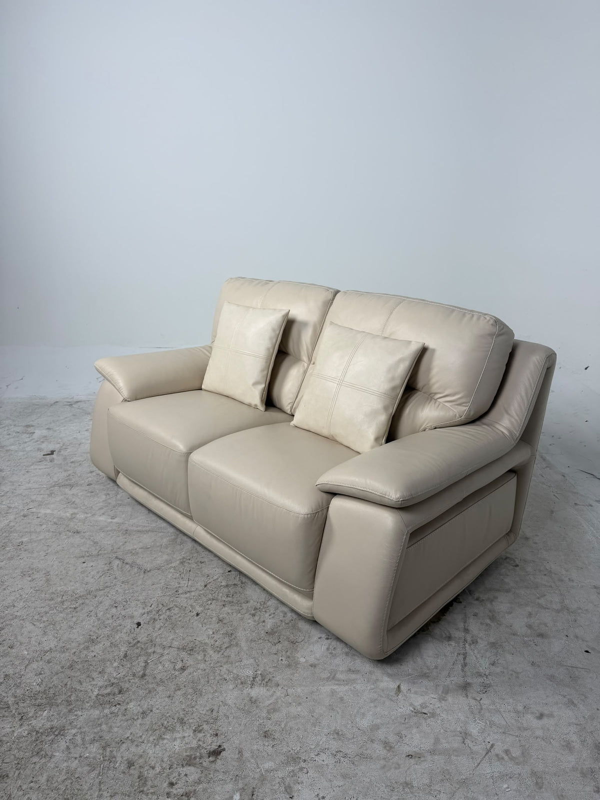 Chateau D'ax Leather Loveseat. Genuine leather 2 seater sofa couch. Delivery available