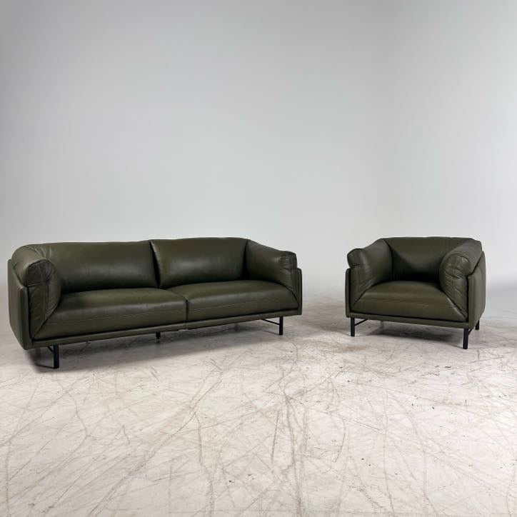 Stylus avery sofa. Ranger moss. Genuine leather.