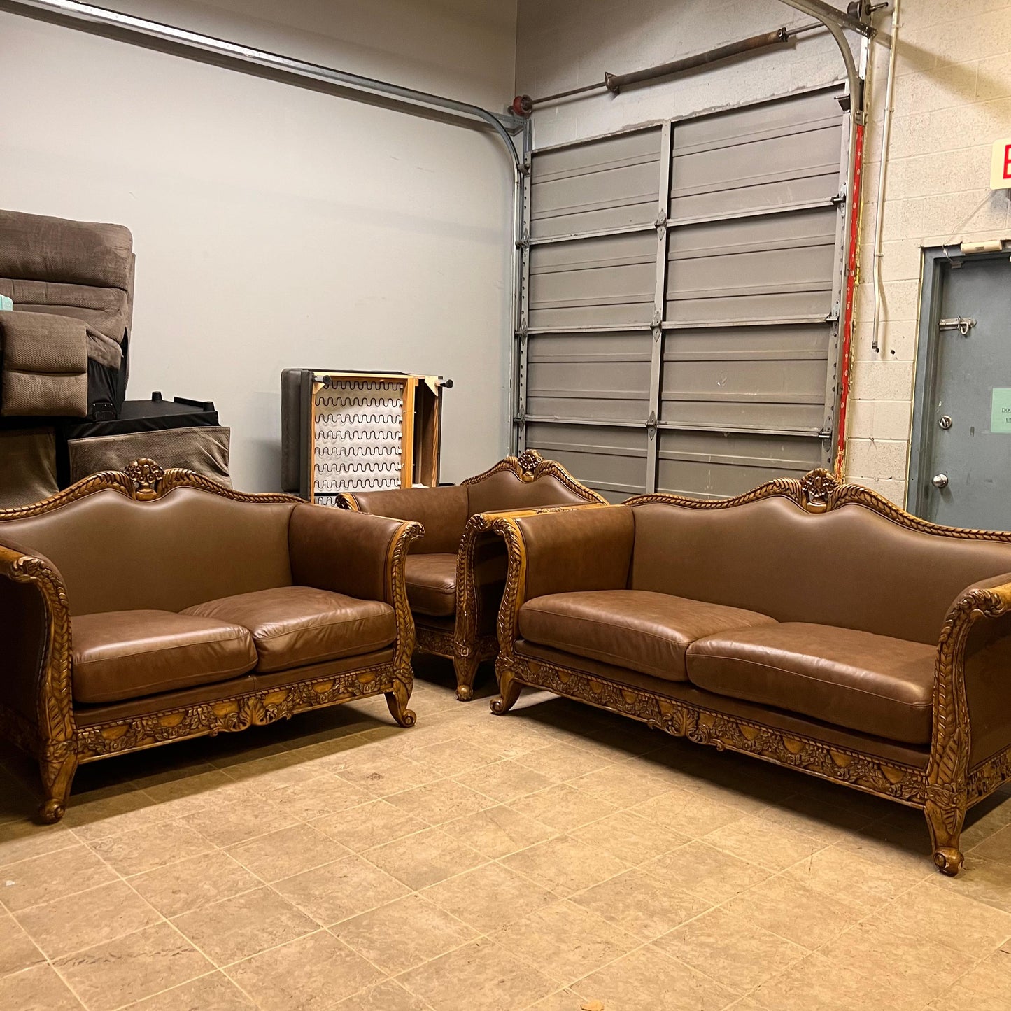 Very wide leather sofa set. 3+2+1