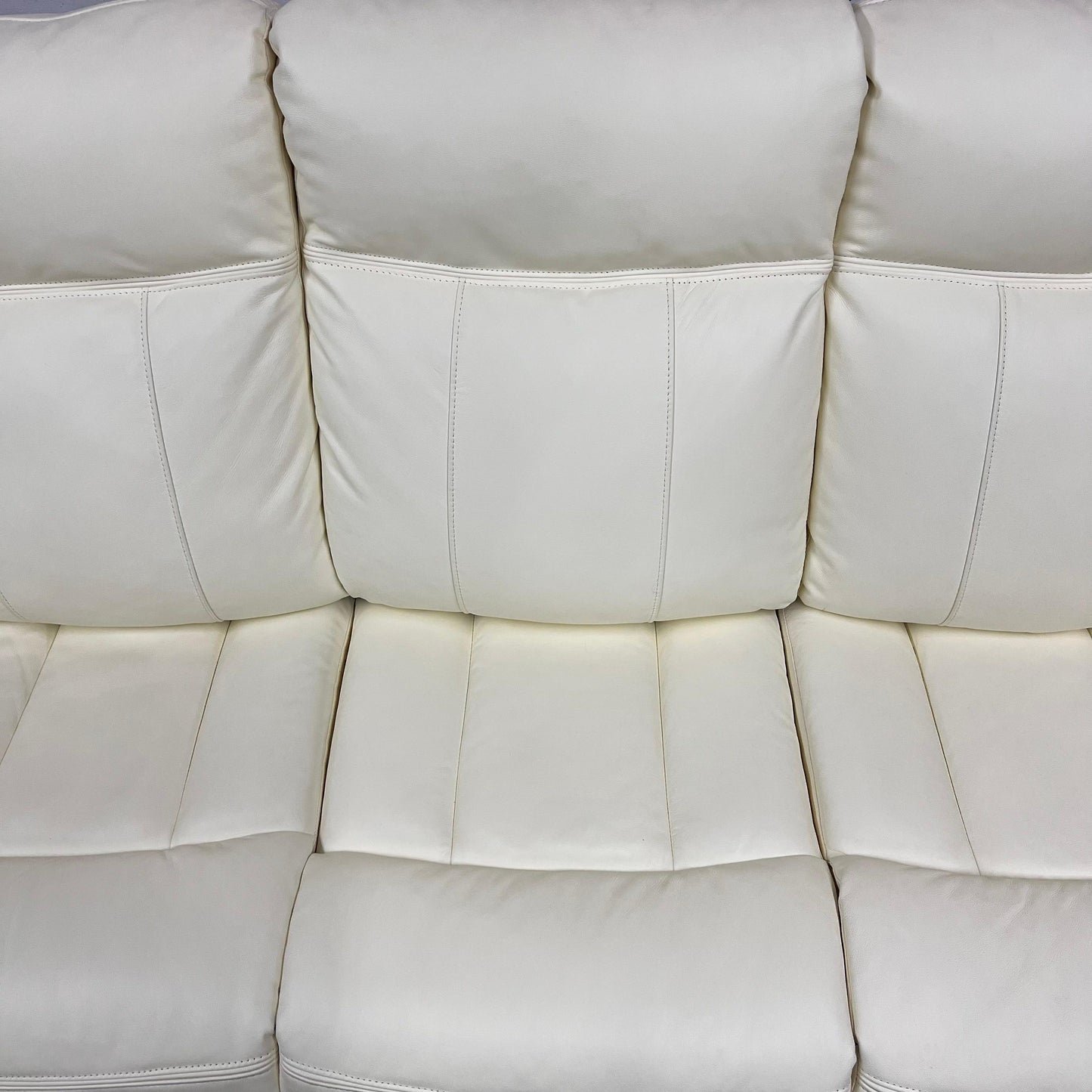 3 piece reclining sofa set. Couch loveseat and chair recliners.