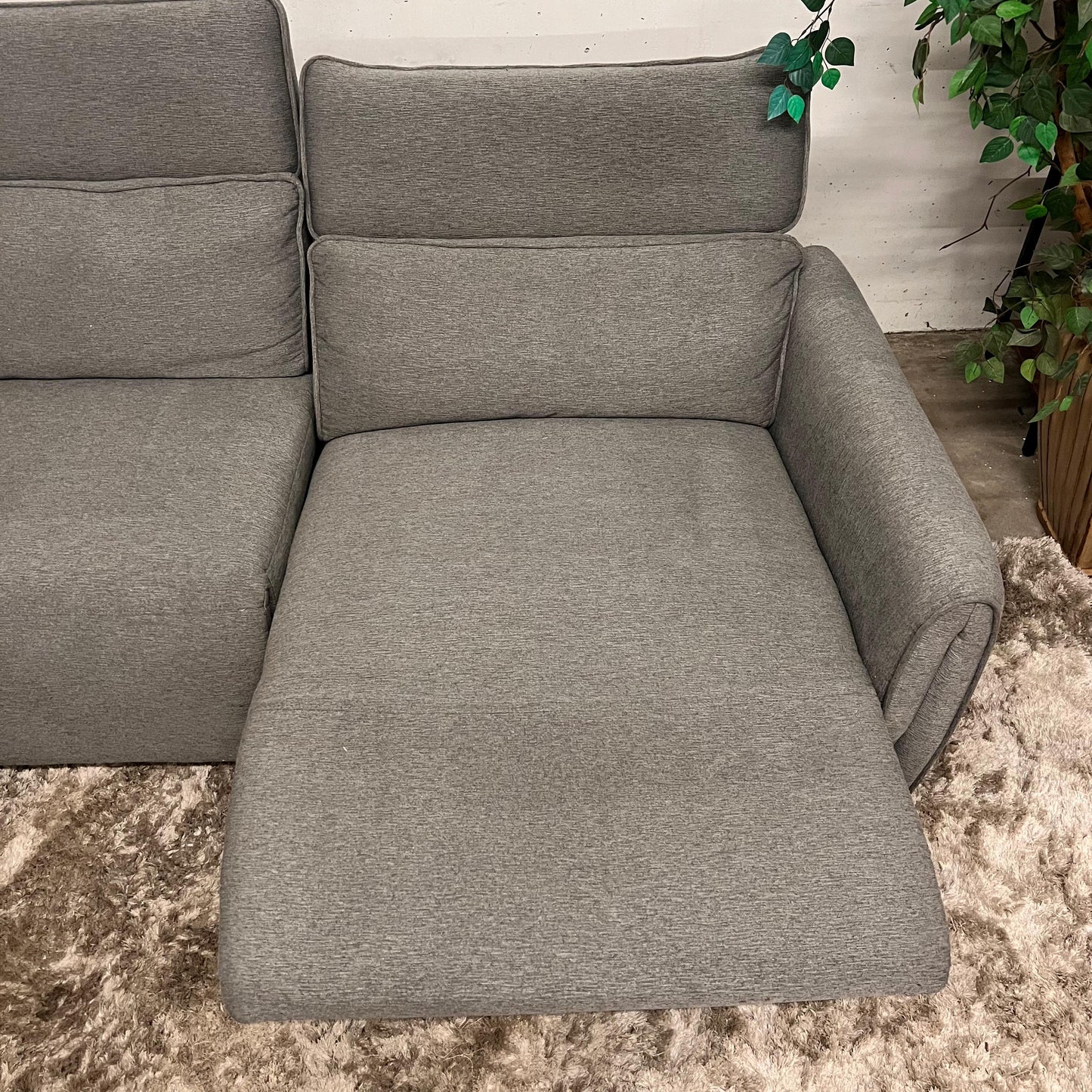 Reclining corner sectional.