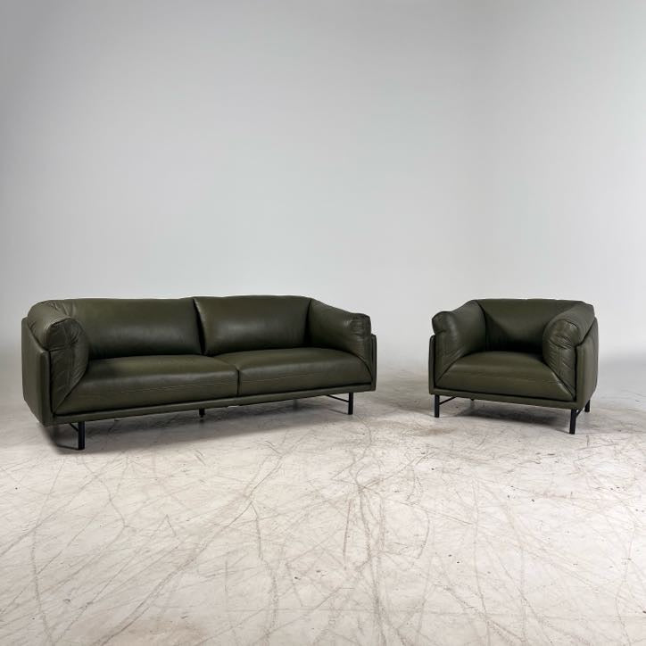 Stylus avery sofa. Ranger moss. Genuine leather.