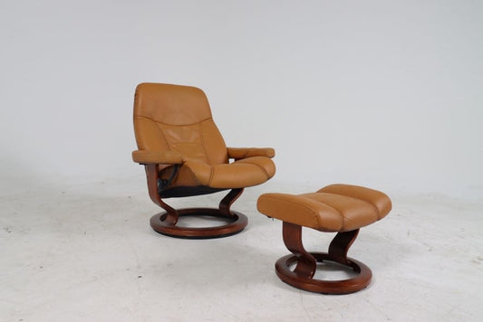 Ekornes stressless tan chair and ottoman