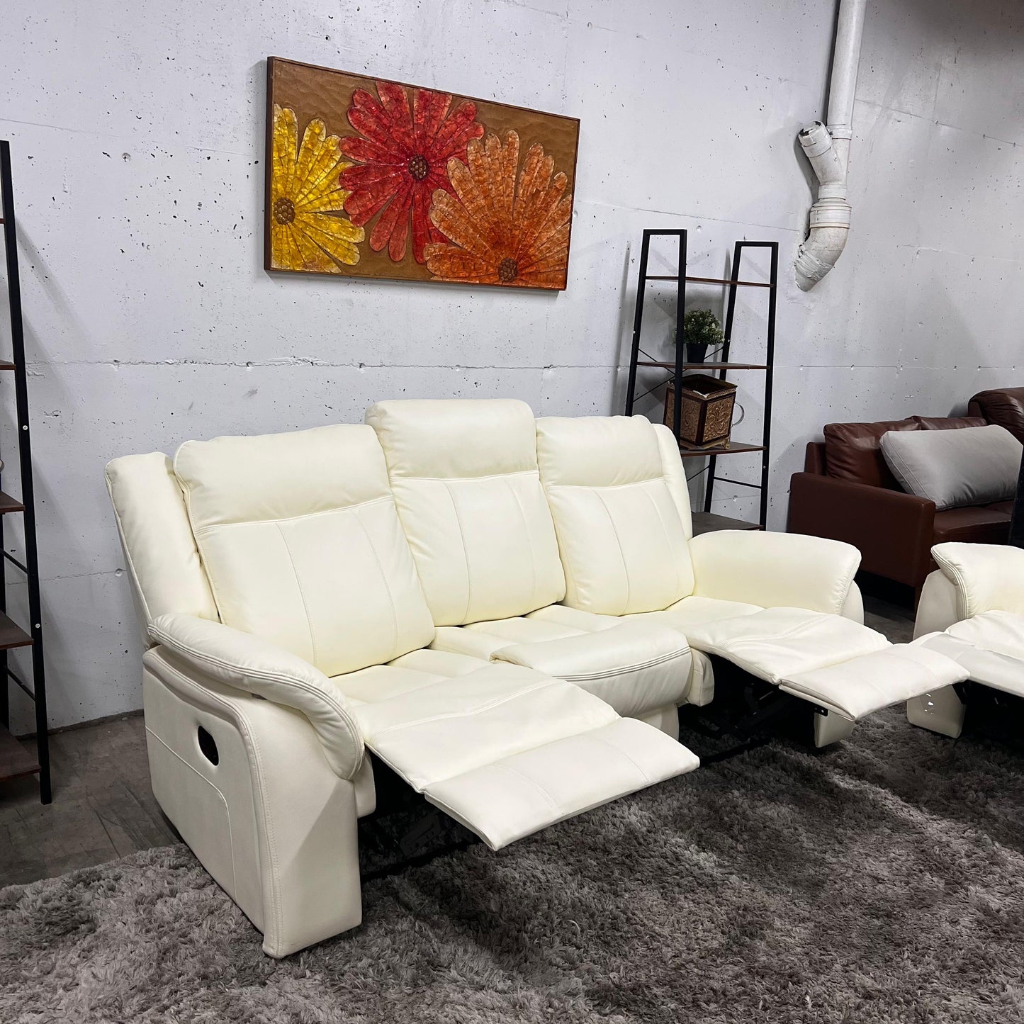 3 piece reclining sofa set. Couch loveseat and chair recliners.
