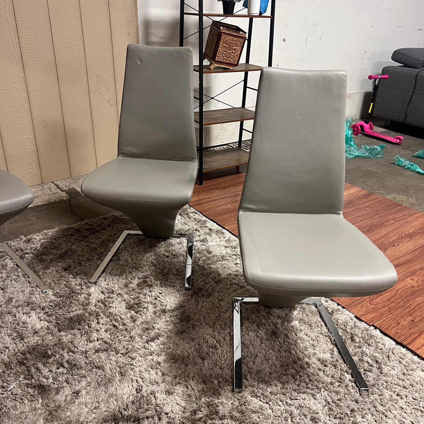 Rolf Benz 7800 chair. Genuine leather.