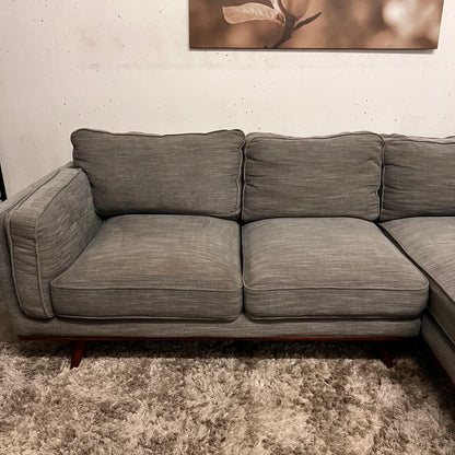 Q living 2 piece Sectional.