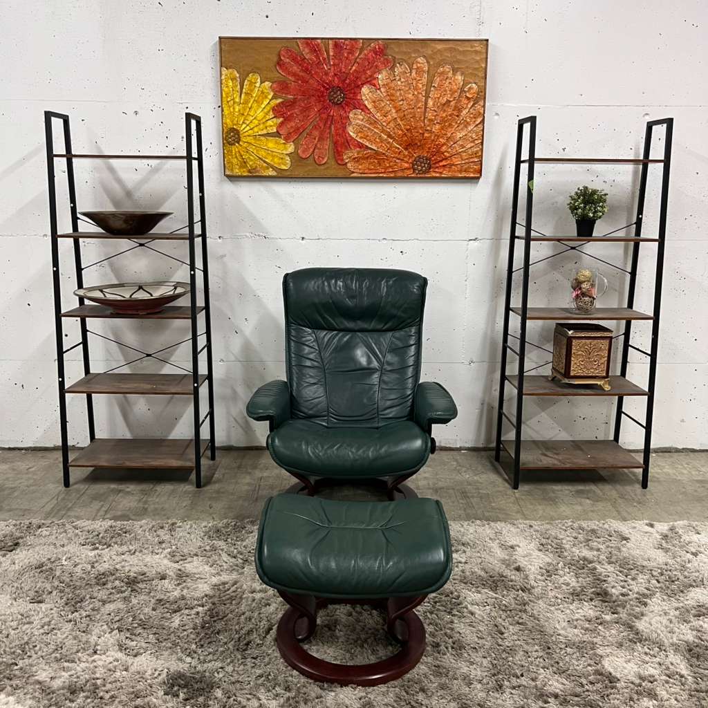 Ekornes stressless leather recliner. Mint conditon Norwegian chair.