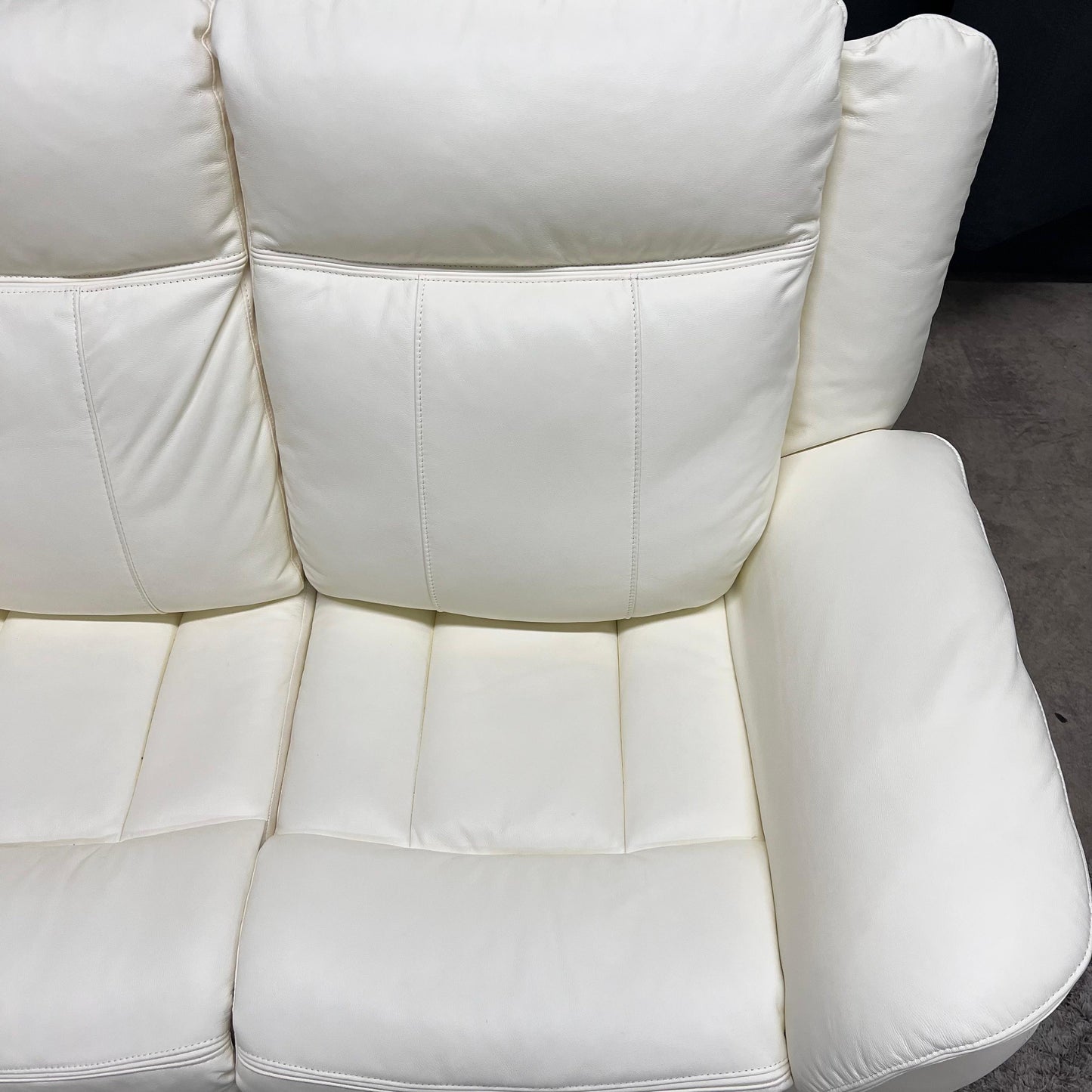 3 piece reclining sofa set. Couch loveseat and chair recliners.