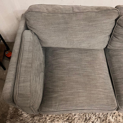 Q living 2 piece Sectional.