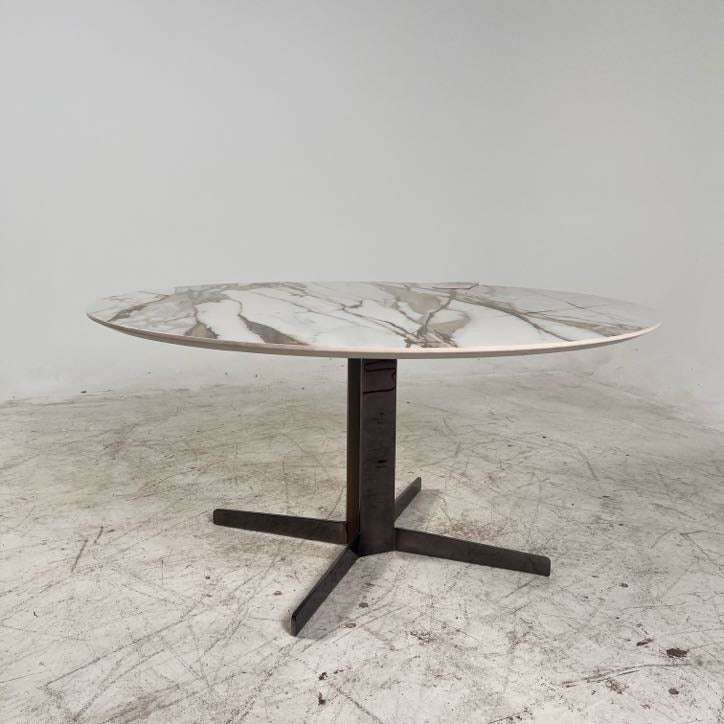 New Natuzzi Italia Campus dining table. High End Marble Table