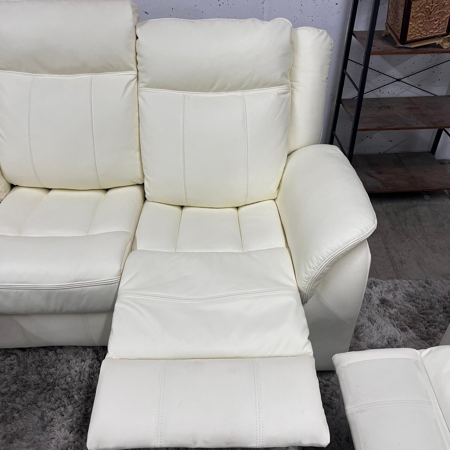 3 piece reclining sofa set. Couch loveseat and chair recliners.
