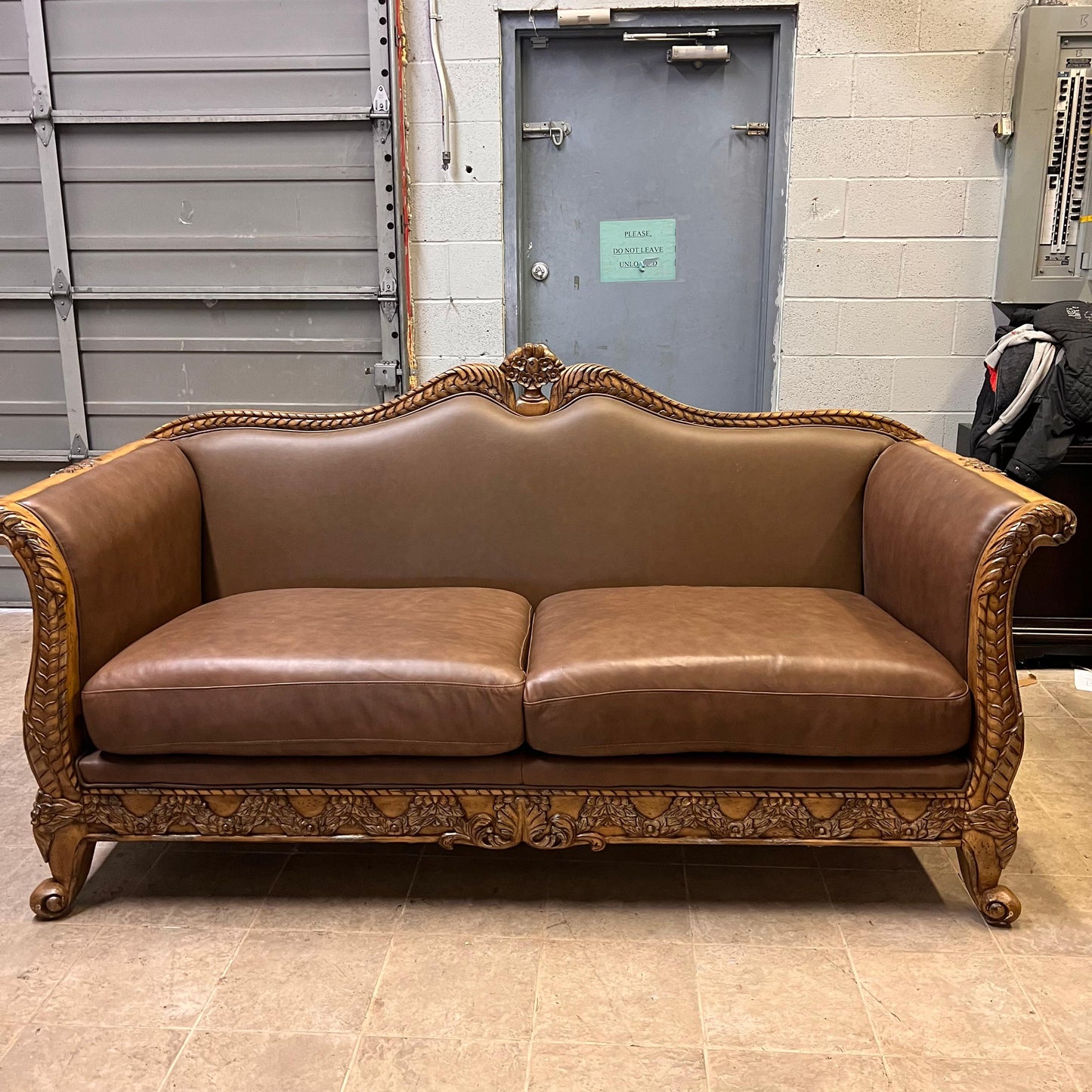 Very wide leather sofa set. 3+2+1