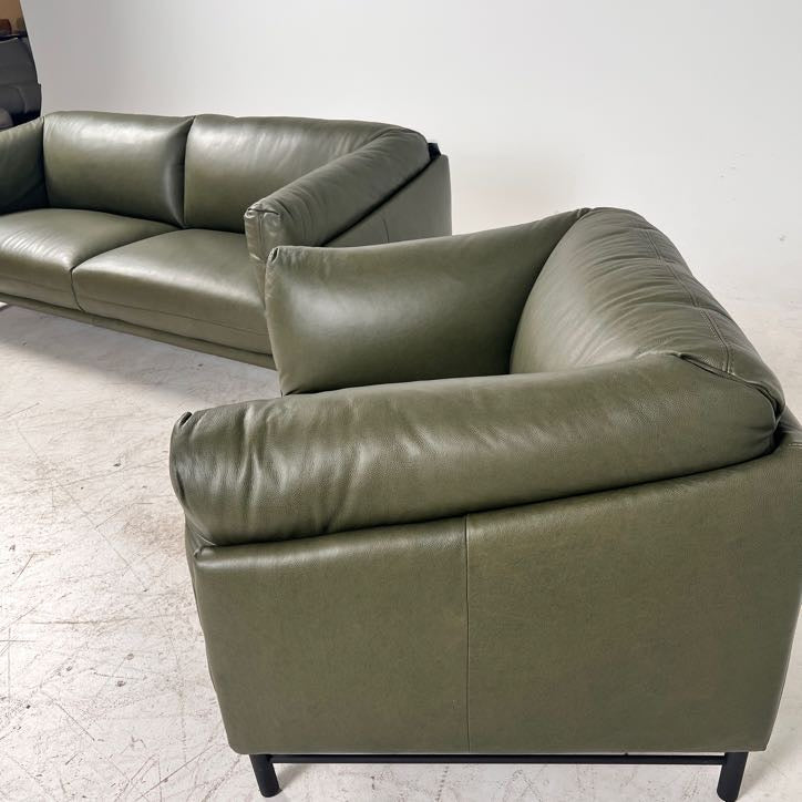 Stylus avery single chair. Genuine leather armchair