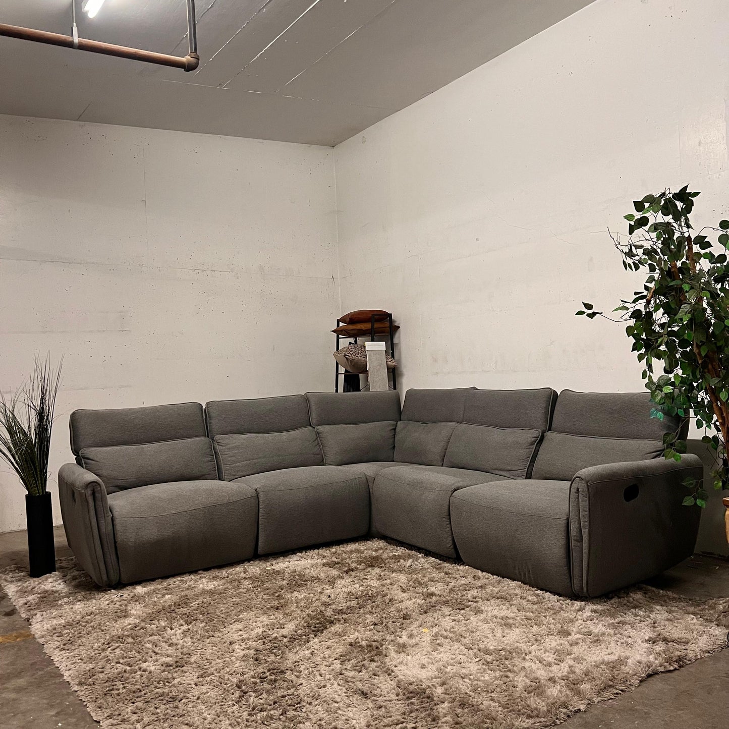 Reclining corner sectional.