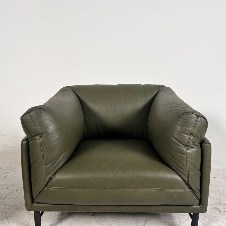 Stylus avery single chair. Genuine leather armchair