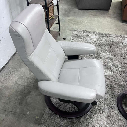 Img image leather recliner. Real leather