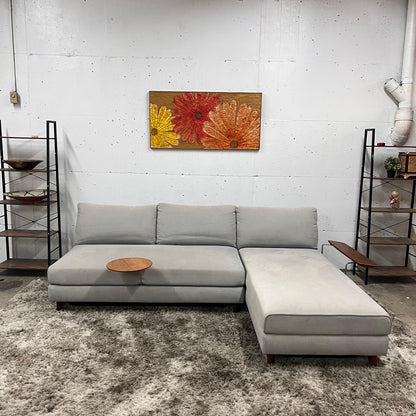 King living delta sectional with accessories