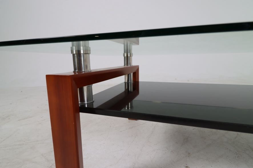 Tempered glass coffee table. Rectangular table.