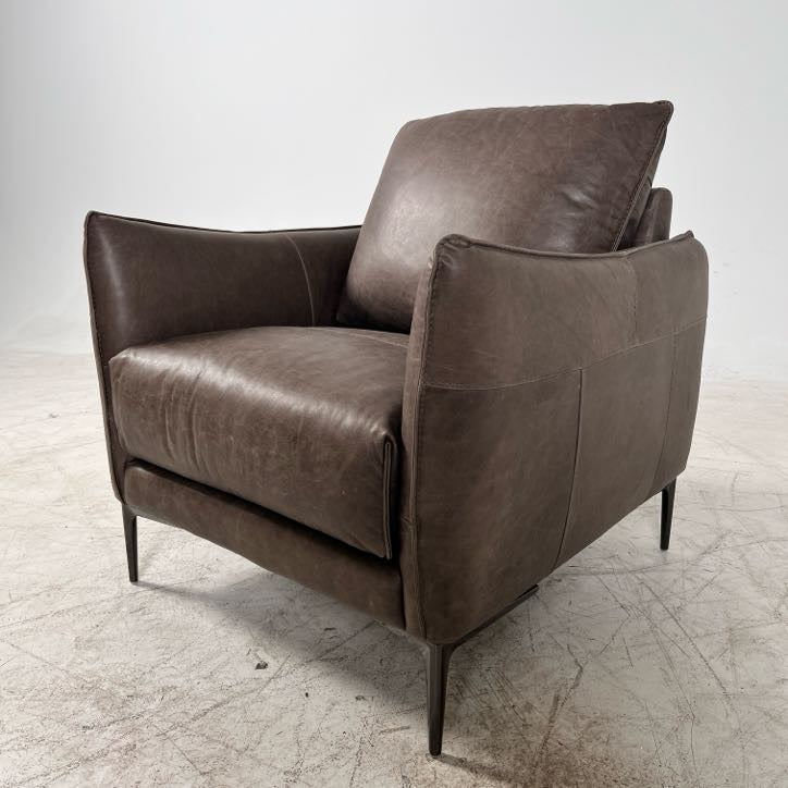 Stylus Aldo aniline leather chair. Genuine leather armchair