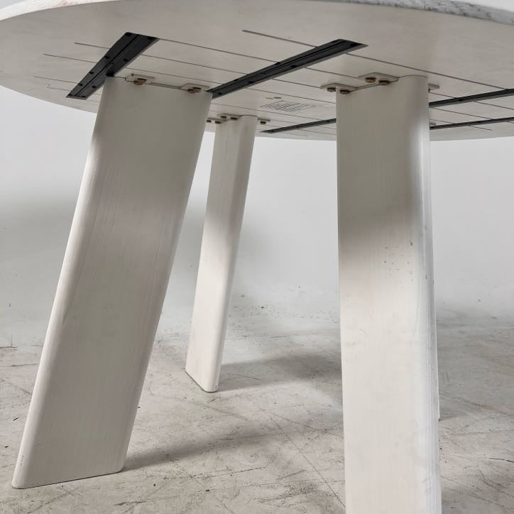 New LH round dinning table