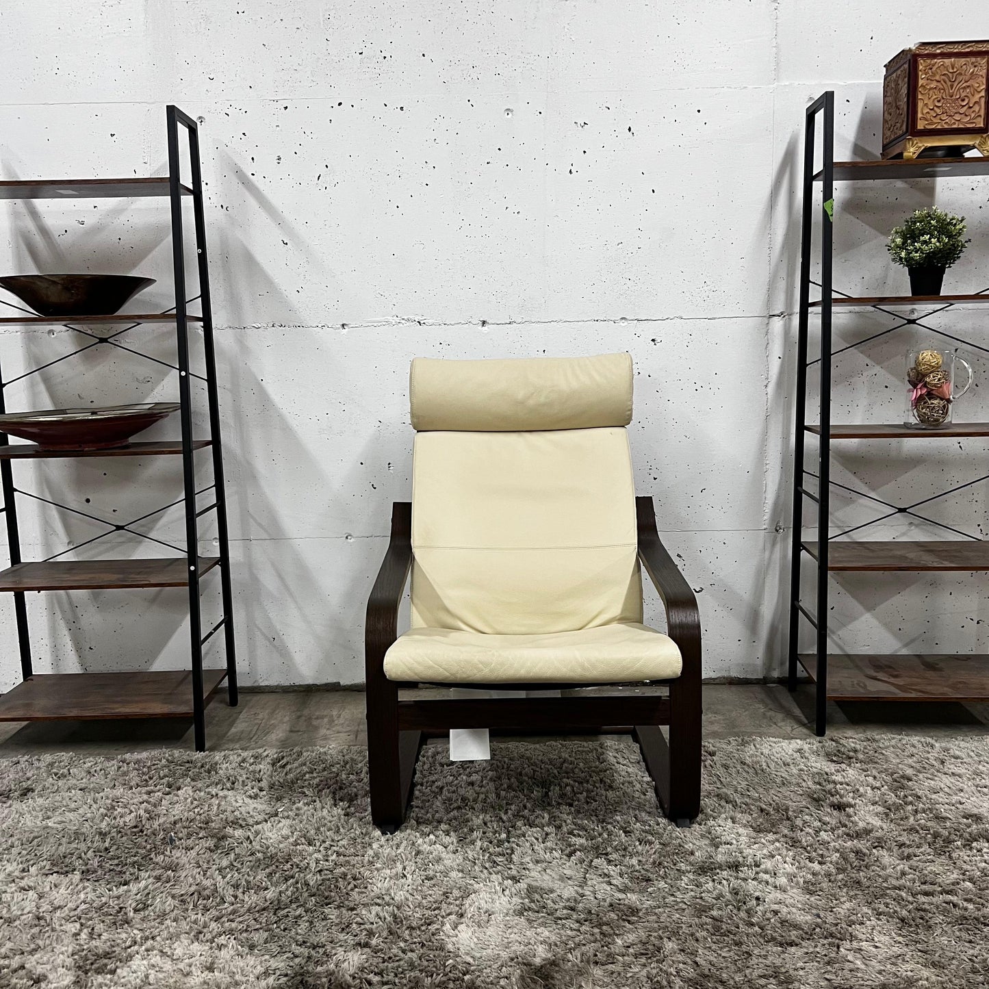 Single chair. Accent chair