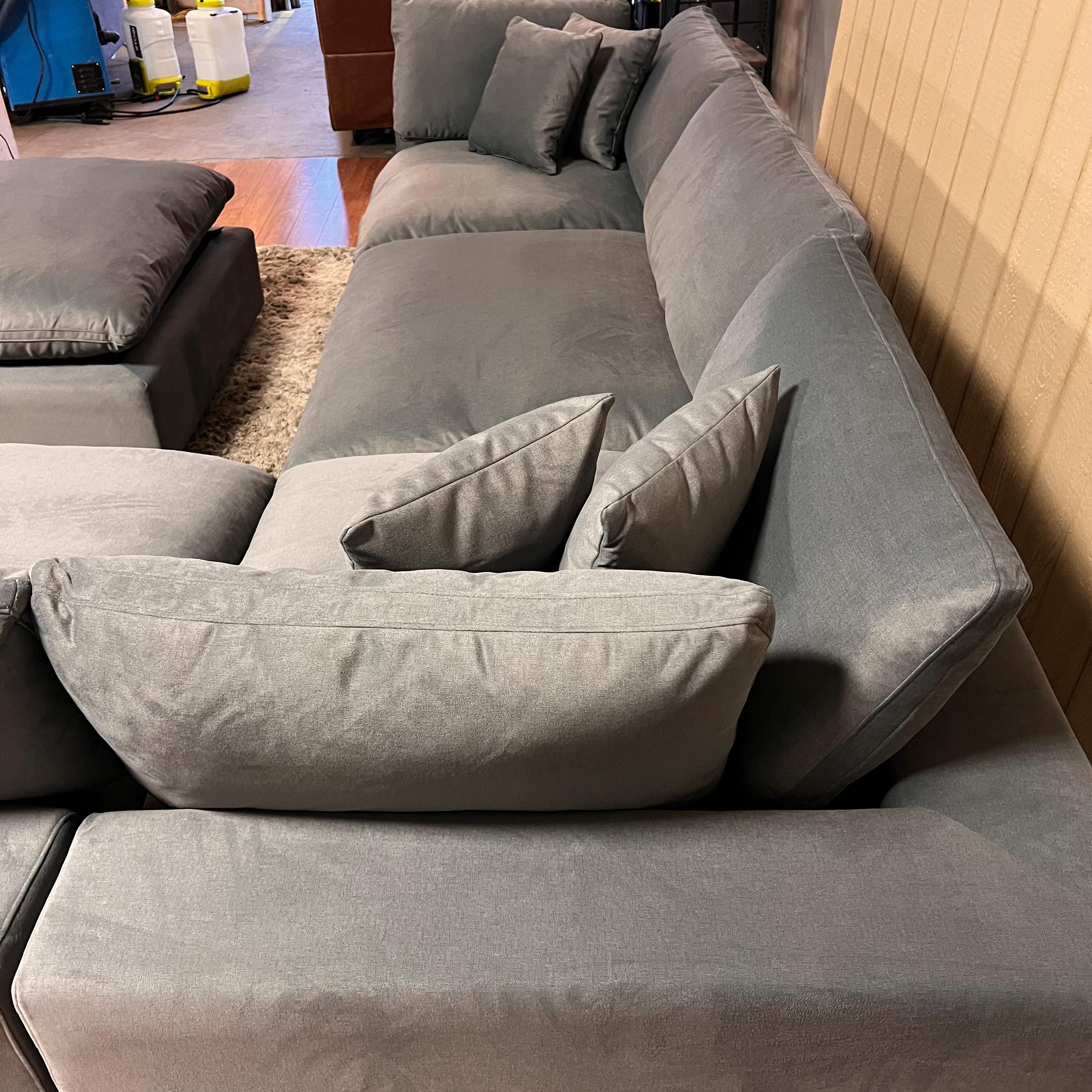 Bnib CasaBella Haylee cloud sectional. Modular L shaped sofa couch